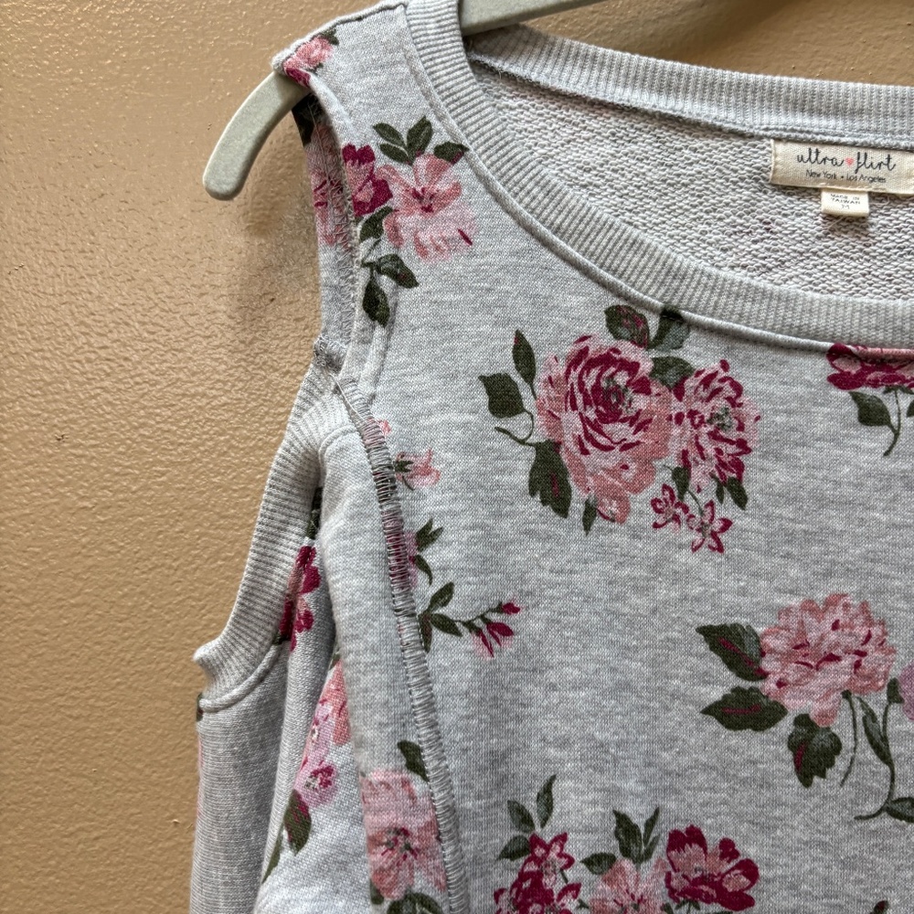 Ultra Flirt Long Sleeve Floral Cold ShoulderTop Size M Juniors - Picture 6 of 15